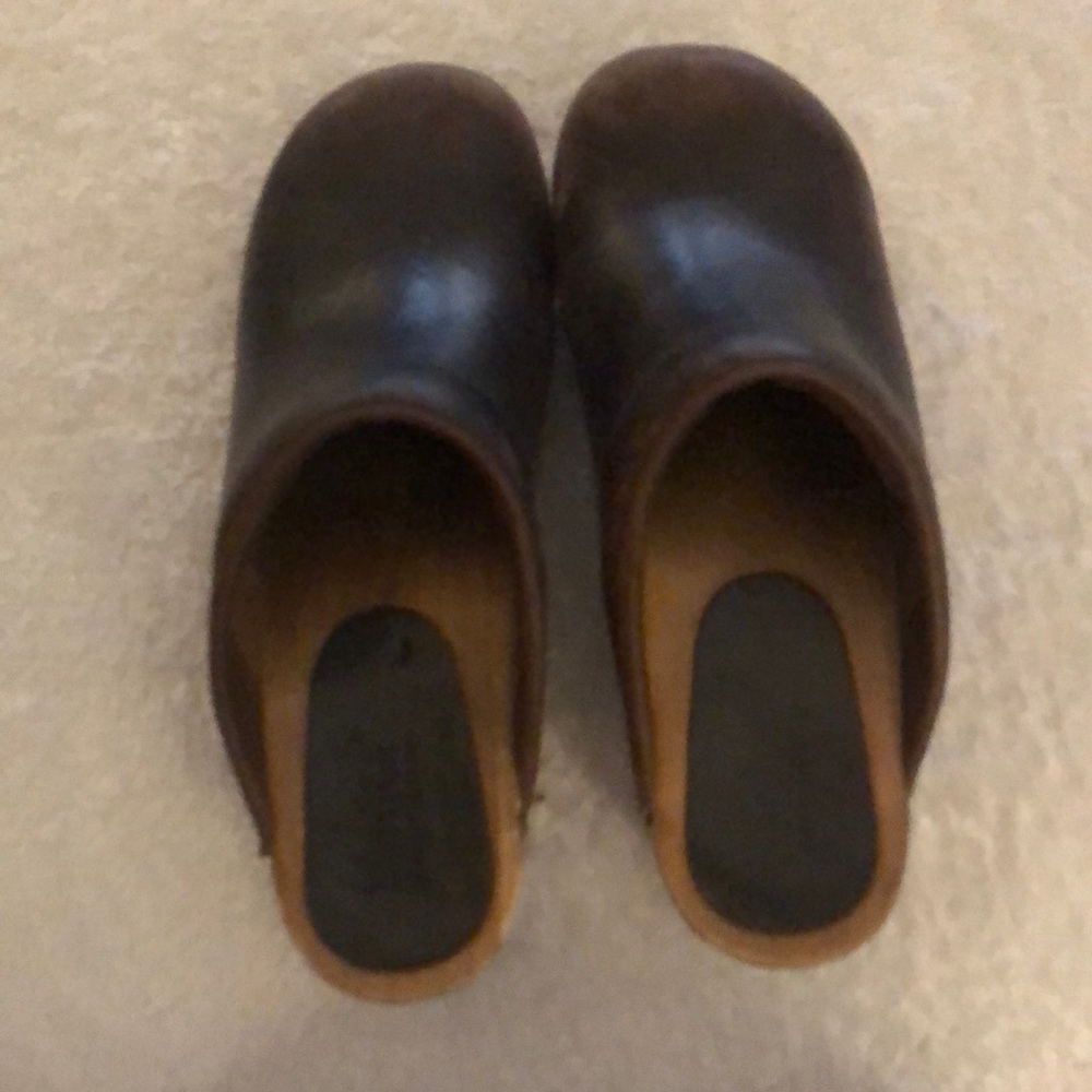 Sanita clogs brown leather sz 37